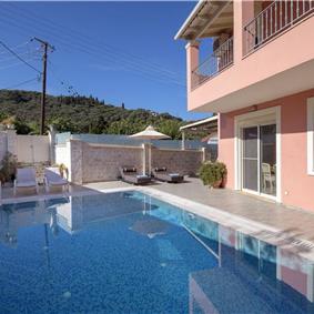 7 bedroom seaside villa with pool, Kassiopi, sleeps 13